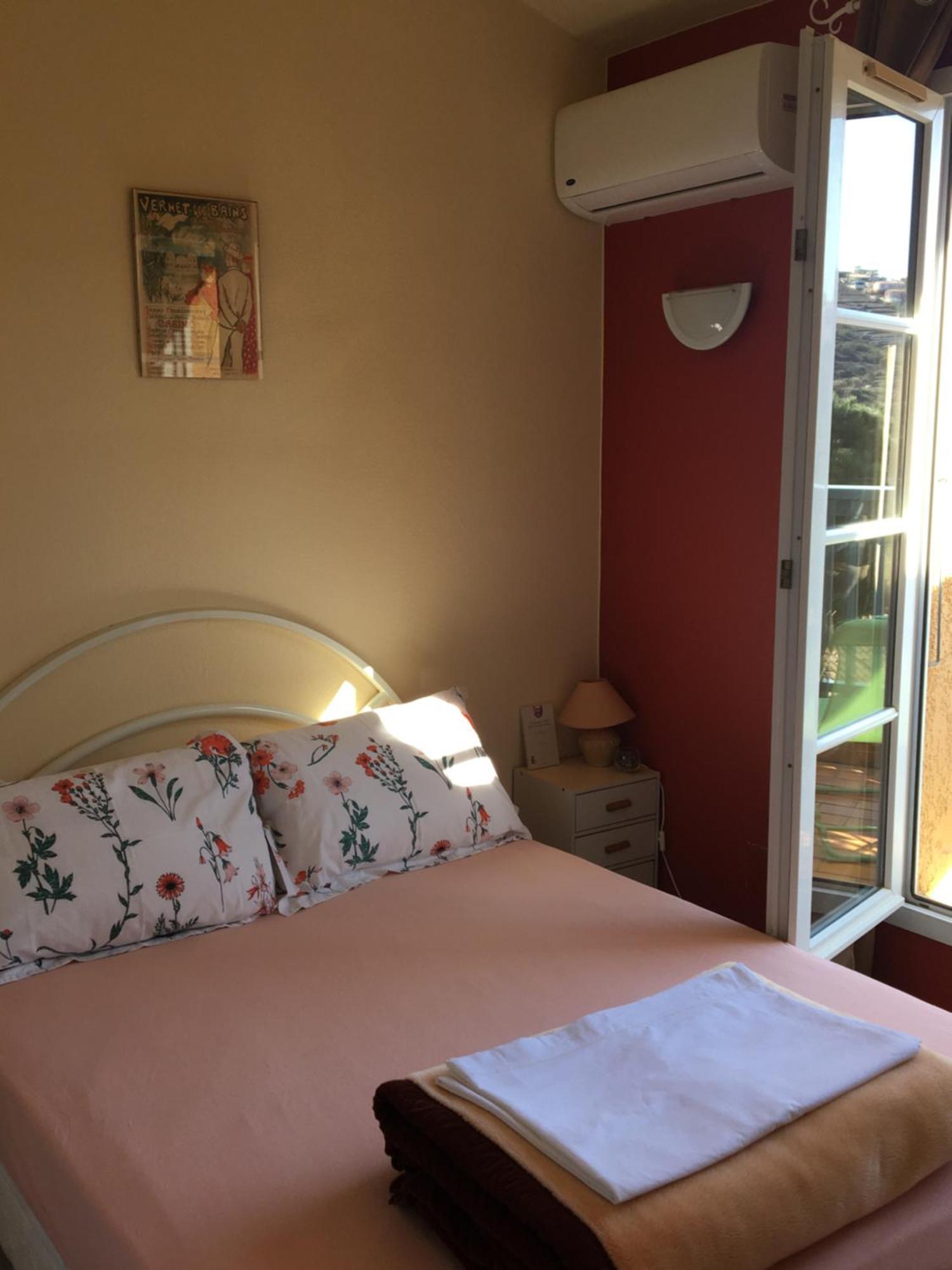 Acacia Apartment
